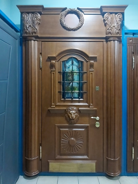 Элитная парадная дверь