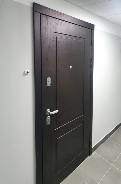 Квартирная дверь с MDF