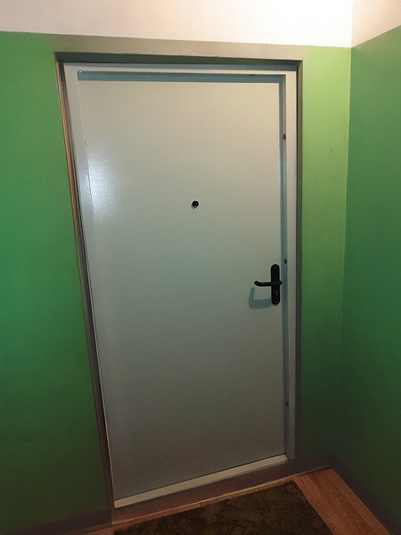 Одностворчатая дверь, вид изнутри