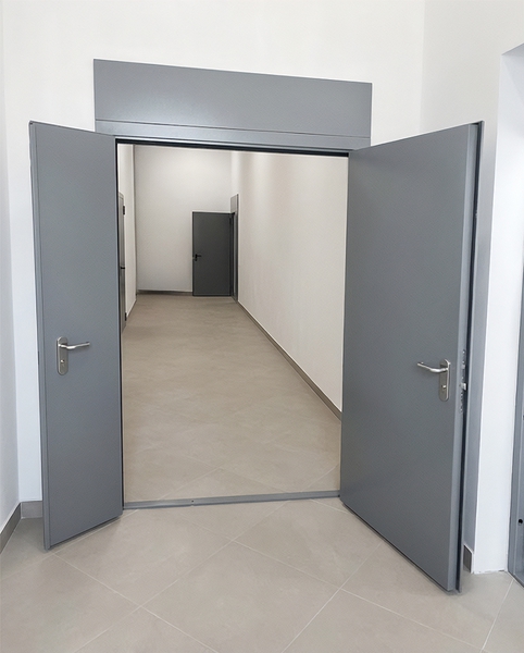 Полуторная дверь с верхней вставкой Полуторная дверь с верхней вставкой