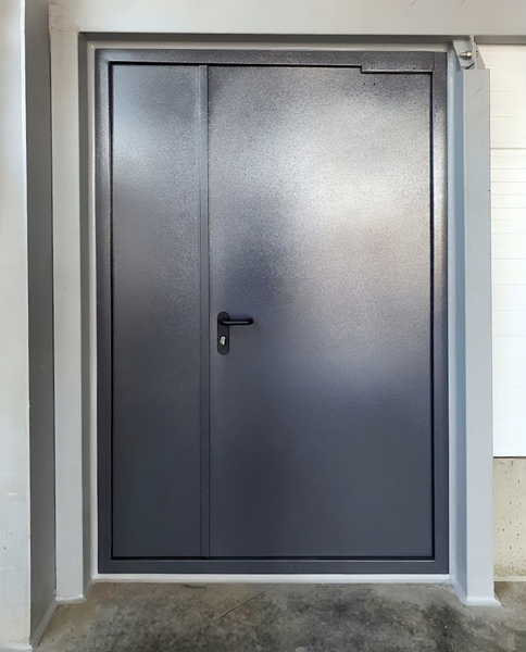 Полуторная серая дверь ei-60