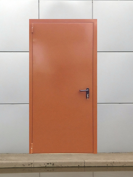 Оранжевая дверь