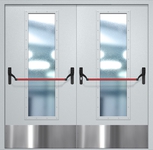 Двупольная противопожарная дверь EIW-60 с максимальным стеклопакетом, отбойником и ручкой «Антипаника», окрас по RAL